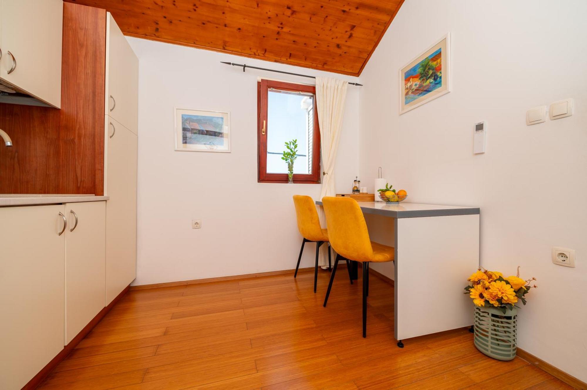 Apartments Vitoria มาลีโลชินจ์ ภายนอก รูปภาพ