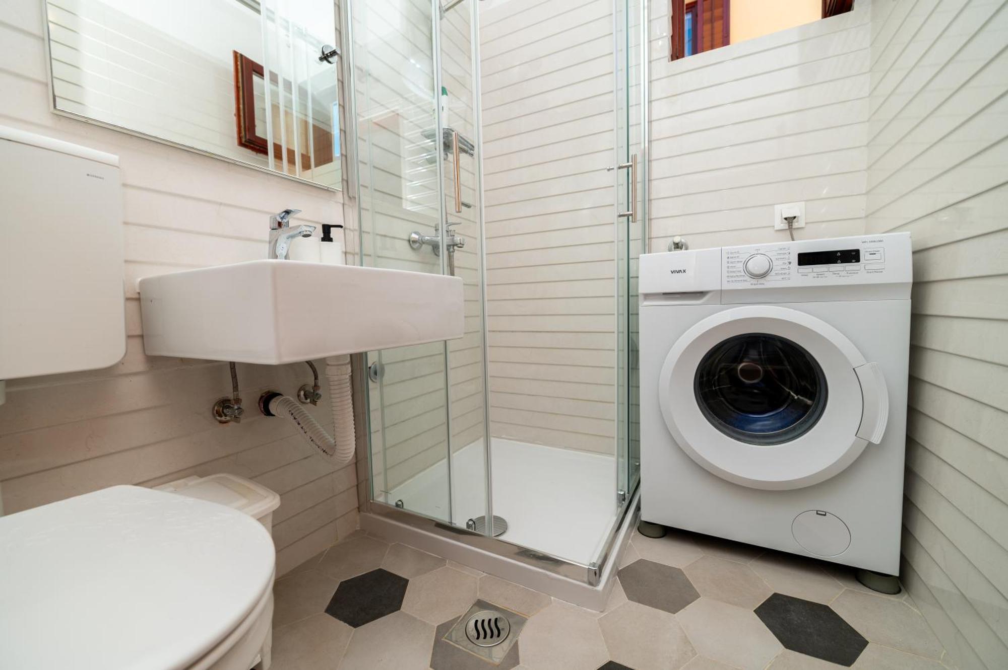 Apartments Vitoria มาลีโลชินจ์ ภายนอก รูปภาพ